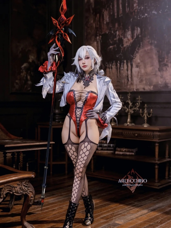 ảnh arlecchino cosplay xôi thịt