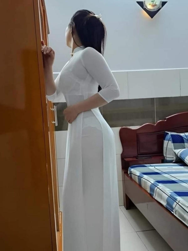 ảnh nóng áo dài nữ sinh lộ