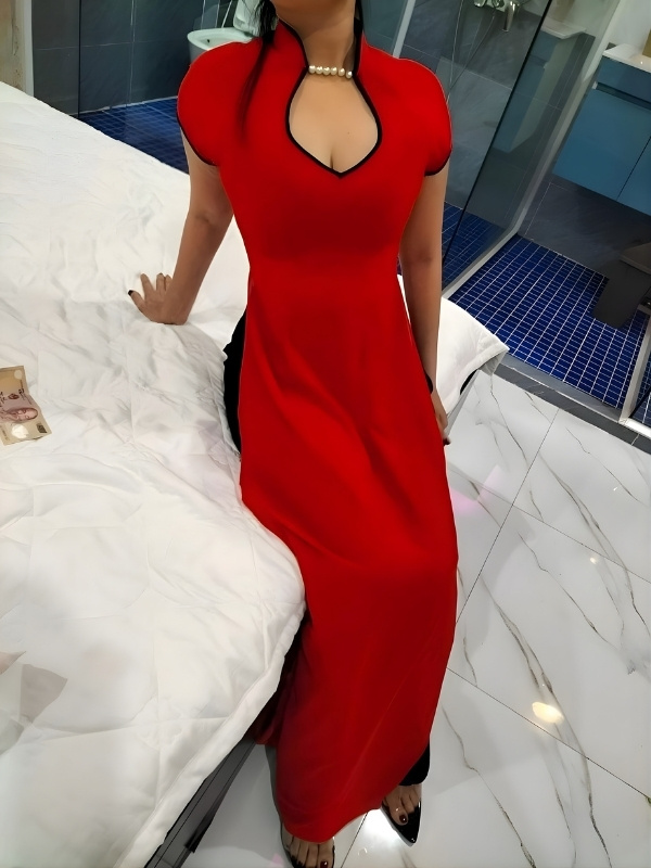 áo dài hở ngực nhà nghỉ