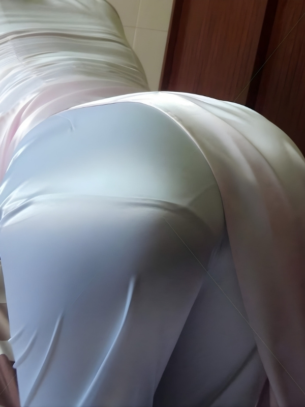 áo dài nữ sinh mông to