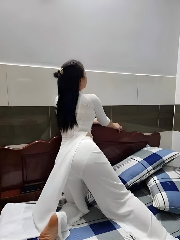 áo dài nữ sinh nóng