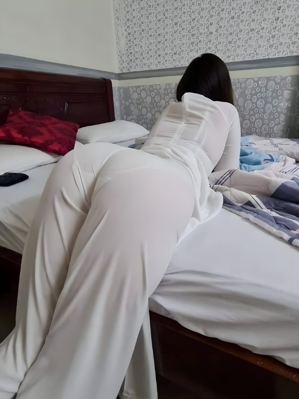 áo dài nữ sinh trong suốt