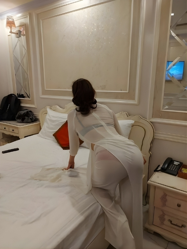 áo dài vạt ngắn nhà nghỉ