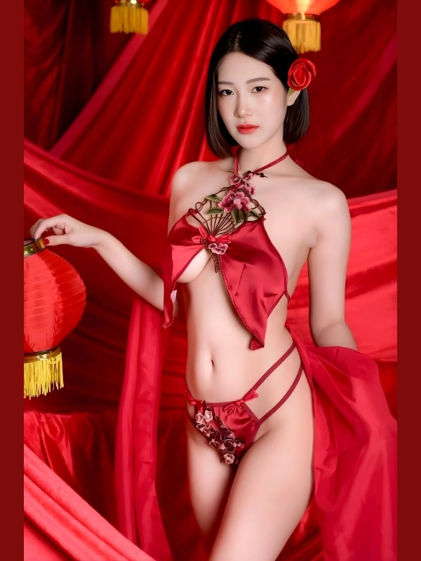 áo yếm thả rông hot girl