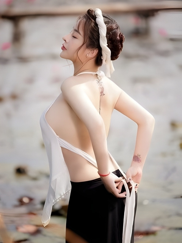 áo yếm thả rông vú đẹp