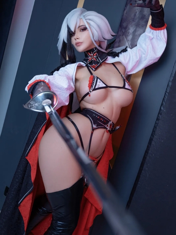 arlecchino genshin r34 cosplay