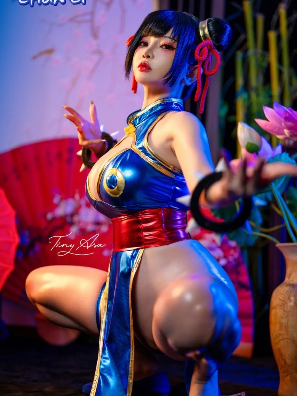 chun li cosplay hot