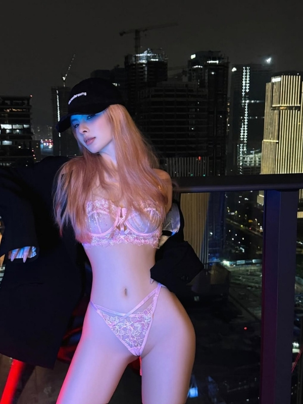 gái xinh cởi đồ quay clip