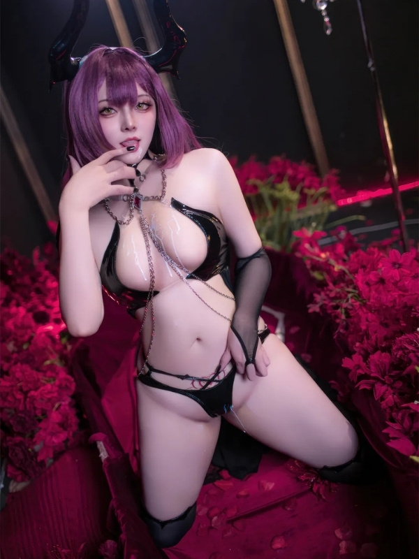 meru the succubus cosplay